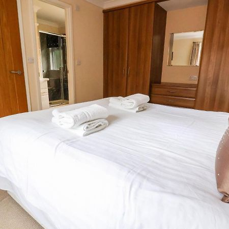 Oak Lodge Hadnall Экстерьер фото