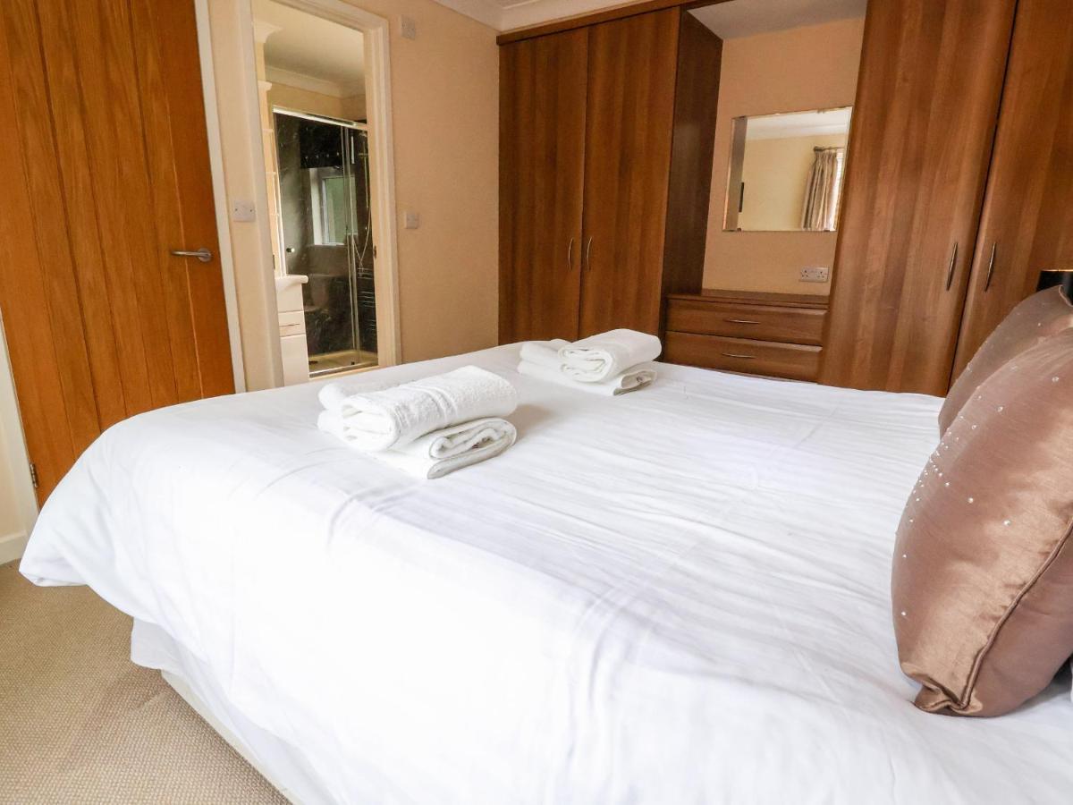 Oak Lodge Hadnall Экстерьер фото
