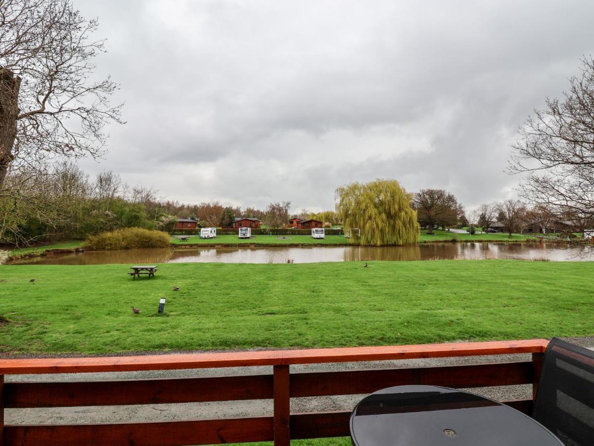 Oak Lodge Hadnall Экстерьер фото